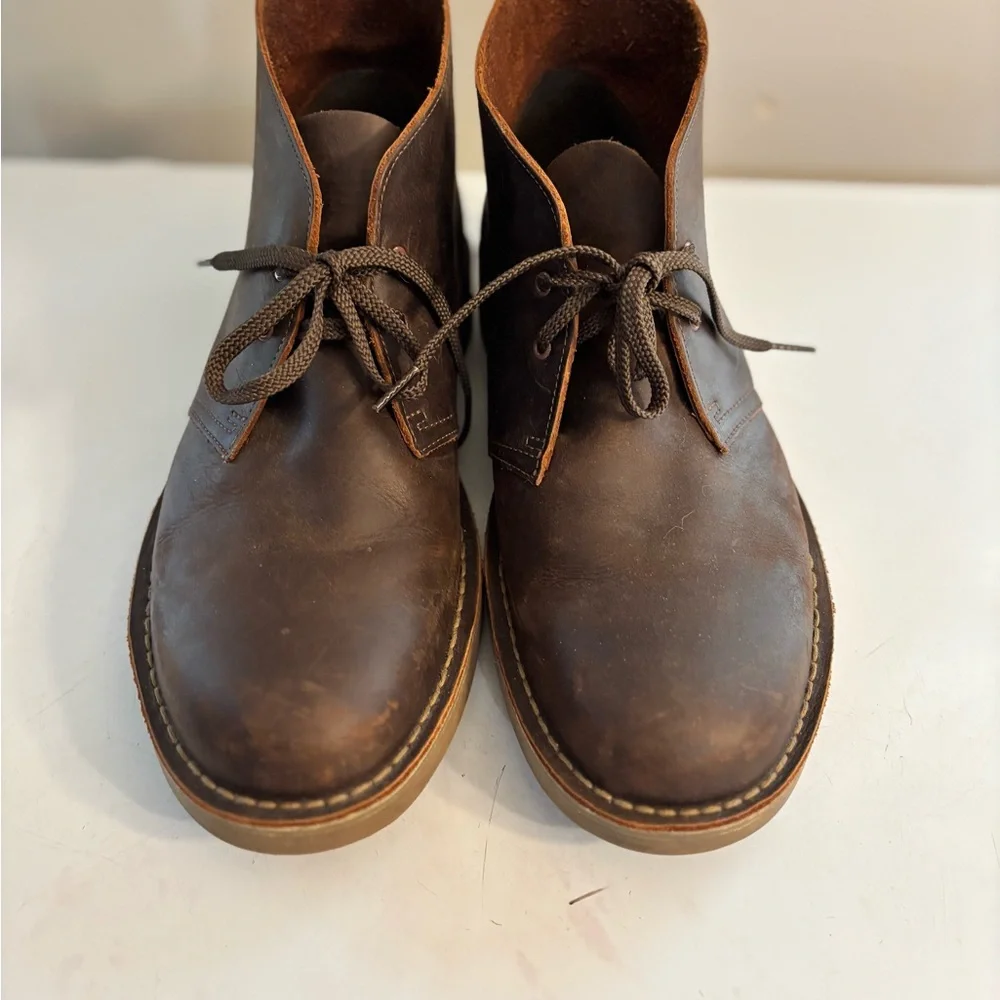 Men's  Clarks Size  13 Brown Leather Chukka Boots - Picture 2 of 8